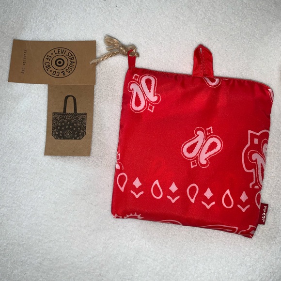 NEW! LEVI’S x Target Red Bandana Nylon Reusable Foldable Tote Bag, NWT! - Picture 8 of 10
